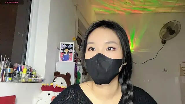 Tieu-May online show from April 2026 08:43:01 PM