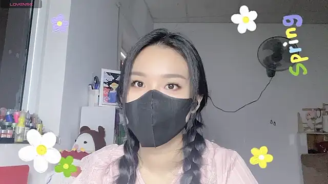 Snapshot of Tieu-May chatting on May 2026 07:05:01 AM Tieu-May online show from May 2026 07:05:01 AM