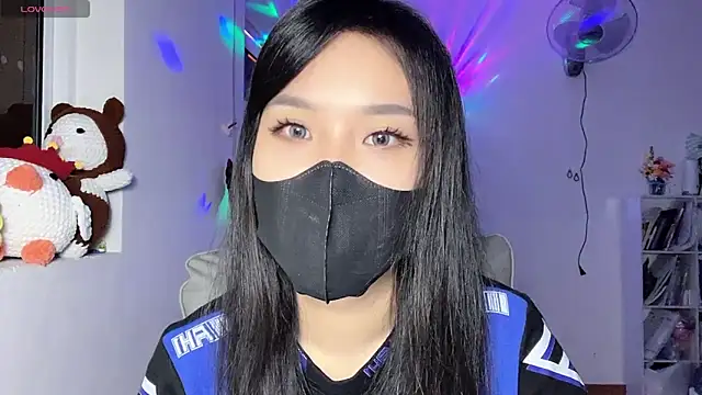 Snapshot of Tieu-May chatting on May 2026 08:01:01 AM Tieu-May online show from May 2026 08:01:01 AM