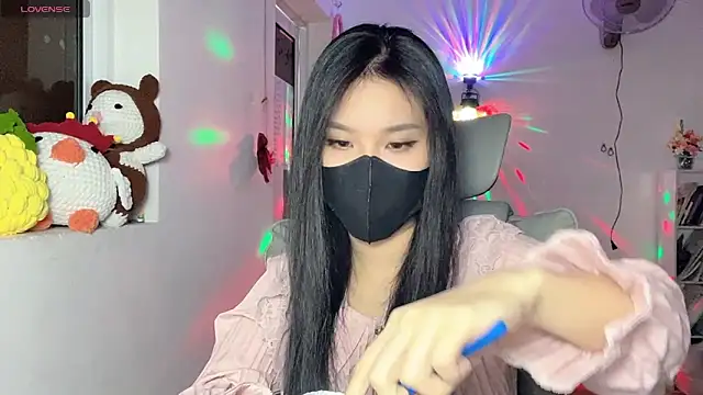 Snapshot of Tieu-May chatting on May 2026 07:49:01 AM Tieu-May online show from May 2026 07:49:01 AM
