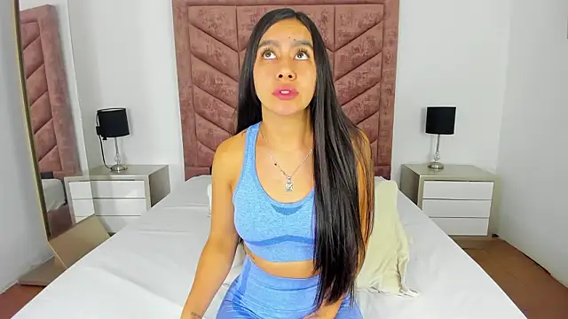 Zara Cardona online show from January 2026 12:10:02 PM