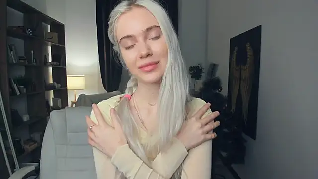 KristalCrowner online show from January 2026 07:29:01 PM