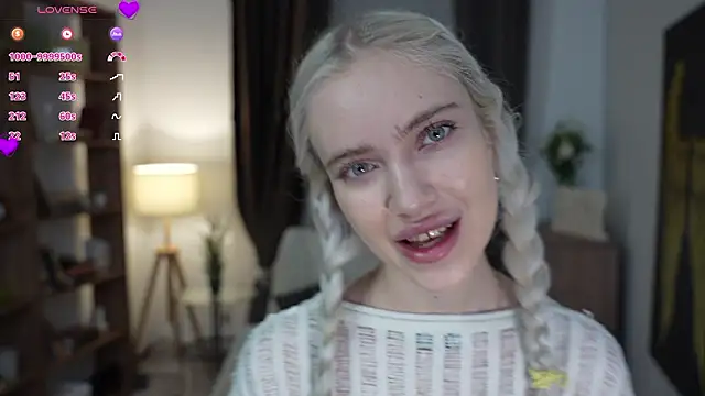 KristalCrowner online show from March 2026 07:31:01 PM