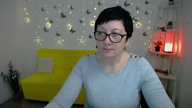 EmilyL0ve online show from April 2026 05:25:01 PM