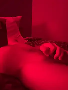 Snapshot of cloudyplay661 chatting on March 2026 02:04:02 AM cloudyplay661 online show from March 2026 02:04:02 AM