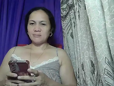 Snapshot of prettymomma24xx chatting on June 2026 07:50:01 PM prettymomma24xx online show from June 2026 07:50:01 PM
