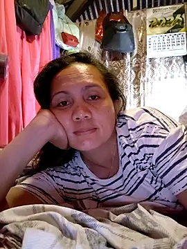 Snapshot of prettymomma24xx chatting on June 2026 08:28:01 AM prettymomma24xx online show from June 2026 08:28:01 AM