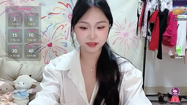 xiaoguai99 online show from April 2026 12:17:02 PM