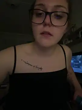 DaisyBaizee online show from June 2026 12:01:02 AM