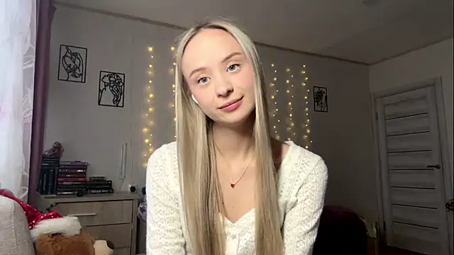 Snapshot of LatashiaOrcutt chatting on January 2026 12:10:02 PM LatashiaOrcutt online show from January 2026 12:10:02 PM