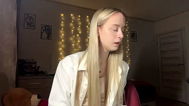 Snapshot of LatashiaOrcutt chatting on January 2026 04:33:02 PM LatashiaOrcutt online show from January 2026 04:33:02 PM