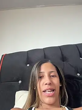 vicky bass  online show from June 2026 02:33:01 PM