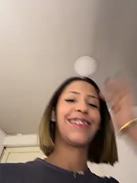 vicky bass  online show from June 2026 01:21:02 AM