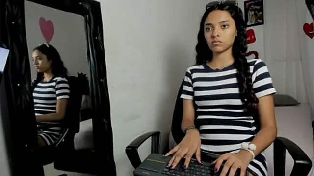 hazel slim online show from February 2026 03:43:01 PM