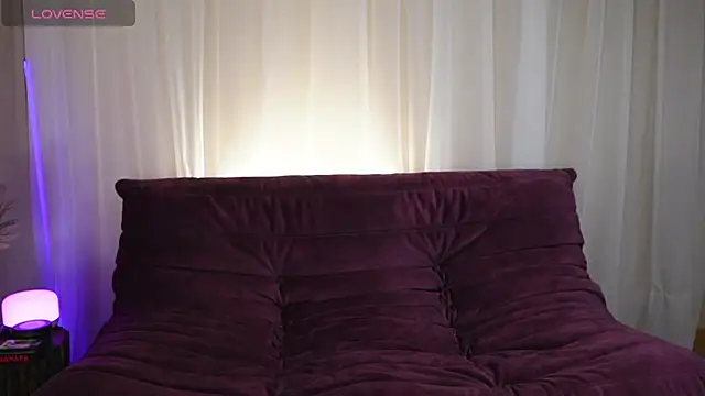 Emely Moon online show from March 2026 07:09:01 PM