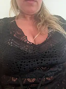 Snapshot of Kikkarella123 chatting on June 2026 12:29:01 PM Kikkarella123 online show from June 2026 12:29:01 PM
