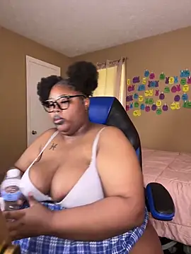 Snapshot of Chocolatebunnyxx96 chatting on May 2026 06:20:01 PM Chocolatebunnyxx96 online show from May 2026 06:20:01 PM