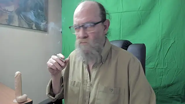 Snapshot of Uncle_Hottie chatting on March 2026 04:34:02 PM Uncle Hottie online show from March 2026 04:34:02 PM