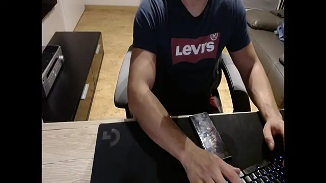 sensualman90 online show from March 2026 09:32:01 PM