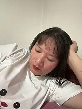 Snapshot of Suni-ii chatting on May 2026 11:28:01 AM Suni-ii online show from May 2026 11:28:01 AM