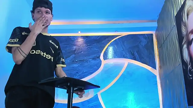 Lucas hot 20 online show from February 2026 04:53:01 AM