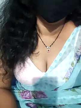 lusy79 online show from February 2026 04:35:01 PM