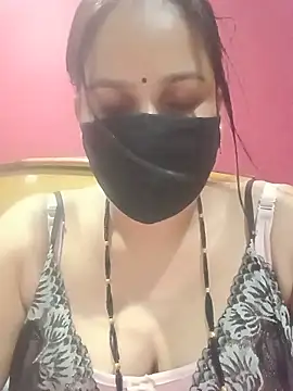 Snapshot of 01Roshani chatting on June 2026 10:35:01 AM 01Roshani online show from June 2026 10:35:01 AM