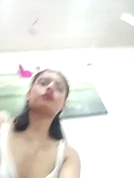 Snapshot of honeyluxe_ chatting on April 2026 05:10:02 AM honeyluxe online show from April 2026 05:10:02 AM