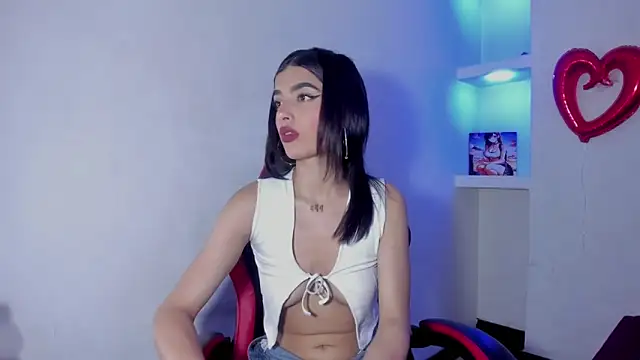 Snapshot of honeyluxe_ chatting on May 2026 04:10:01 AM honeyluxe online show from May 2026 04:10:01 AM