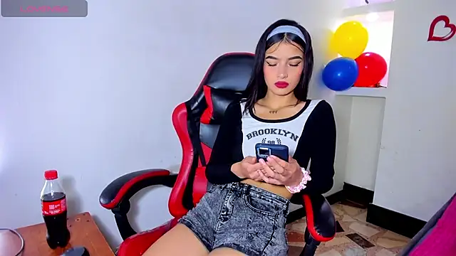 Snapshot of honeyluxe_ chatting on June 2026 07:51:01 PM honeyluxe online show from June 2026 07:51:01 PM