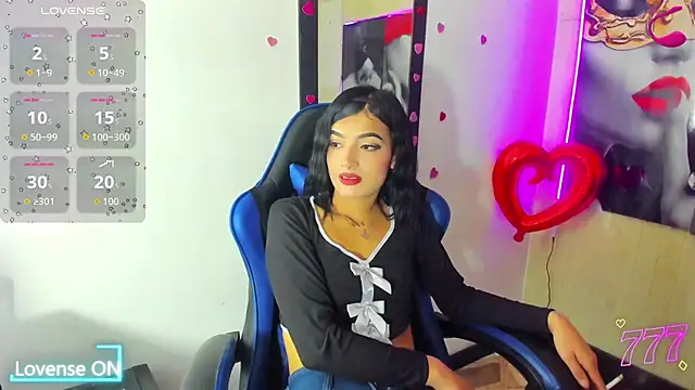 Snapshot of honeyluxe_ chatting on July 2026 08:33:02 PM honeyluxe online show from July 2026 08:33:02 PM