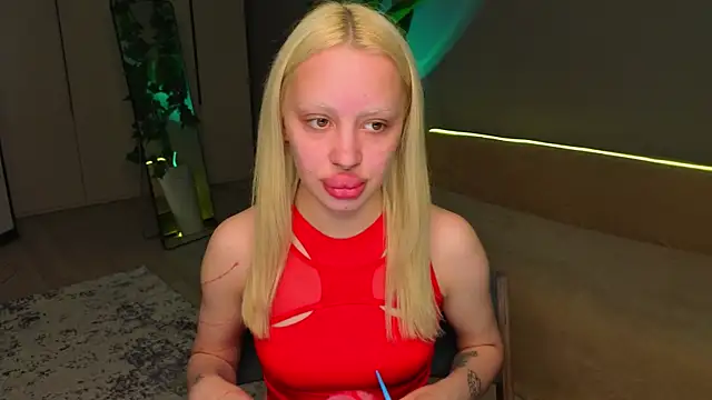 Snapshot of Luna_Beverly chatting on May 2026 08:38:02 PM Luna Beverly online show from May 2026 08:38:02 PM