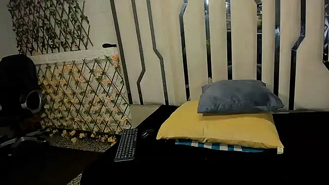 Snapshot of Meriland_HH chatting on July 2026 05:21:01 AM Meriland HH online show from July 2026 05:21:01 AM
