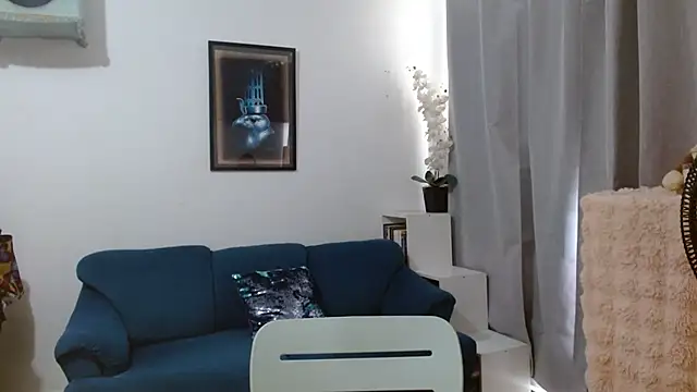 Snapshot of Almaglow_ chatting on May 2026 06:14:02 PM Almaglow online show from May 2026 06:14:02 PM