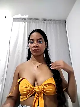 KATALINA SANTANA  online show from February 2026 11:44:01 PM