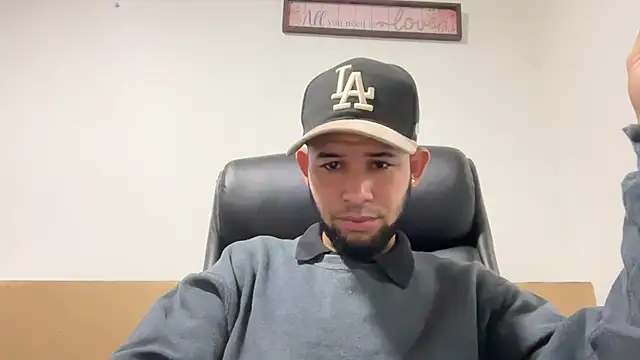 Snapshot of enyel_100 chatting on January 2026 02:47:02 AM enyel 100 online show from January 2026 02:47:02 AM