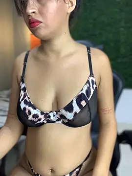 PaulaSweetFire  online show from February 2026 09:21:01 PM