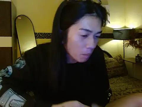 Snapshot of EnviousMaddie chatting on May 2026 02:33:02 PM EnviousMaddie online show from May 2026 02:33:02 PM