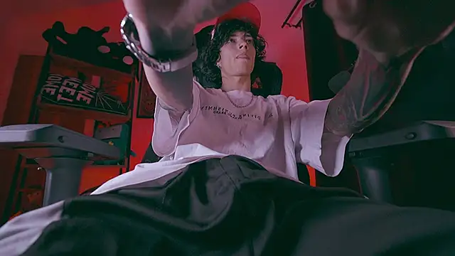 Olliver   y online show from April 2026 11:05:02 PM