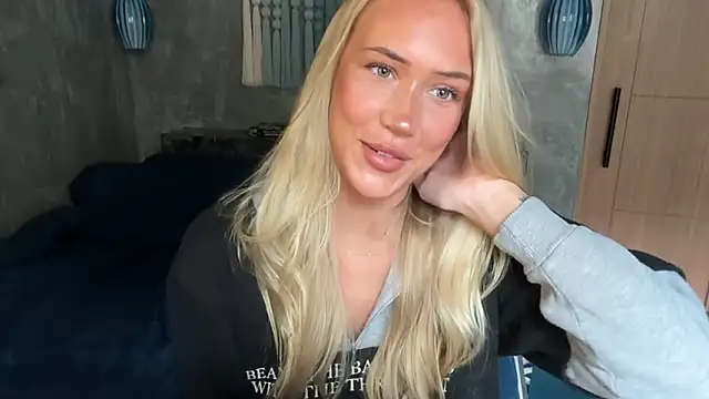 Snapshot of livsslife chatting on February 2026 03:18:02 AM livsslife online show from February 2026 03:18:02 AM