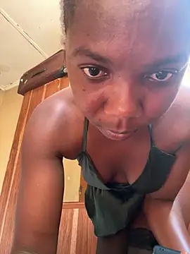 Chomi2014 online show from April 2026 12:30:02 PM