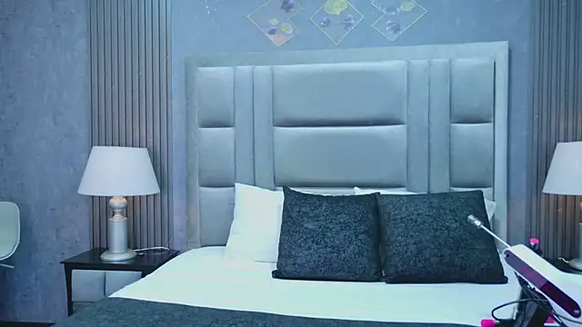 Snapshot of VioletFroost chatting on January 2026 07:28:02 PM VioletFroost online show from January 2026 07:28:02 PM