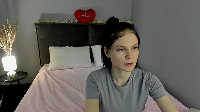 SkinyJoys online show from February 2026 07:51:01 AM