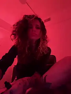 Snapshot of paranoidbimbo chatting on March 2026 03:18:01 PM paranoidbimbo online show from March 2026 03:18:01 PM