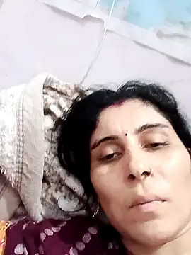 Snapshot of Hot_ree85 chatting on February 2026 03:12:01 PM Hot ree85 online show from February 2026 03:12:01 PM