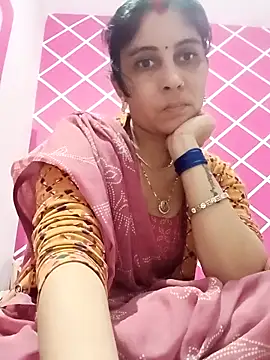 Snapshot of Hot_ree85 chatting on February 2026 06:55:02 AM Hot ree85 online show from February 2026 06:55:02 AM