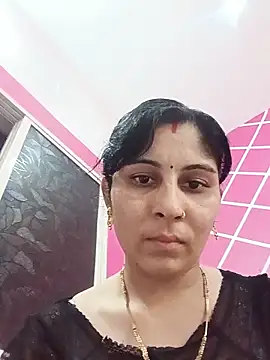 Snapshot of Hot_ree85 chatting on June 2026 11:42:02 AM Hot ree85 online show from June 2026 11:42:02 AM