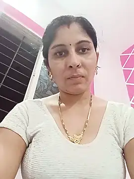 Snapshot of Hot_ree85 chatting on June 2026 05:09:02 AM Hot ree85 online show from June 2026 05:09:02 AM