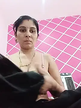 Snapshot of Hot_ree85 chatting on June 2026 10:10:02 AM Hot ree85 online show from June 2026 10:10:02 AM