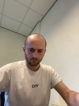 Majestik1 online show from April 2026 12:48:02 PM